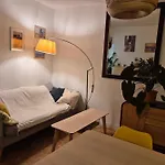 Bright Apartment In Paris Near The Metro